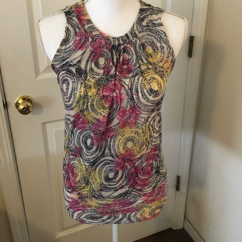 📚 2/$12 Sweet Pea Top